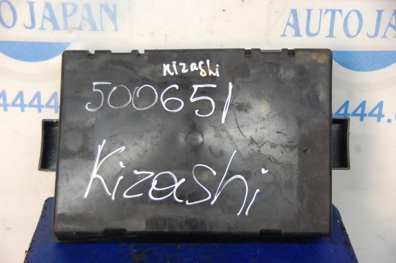 Полка аккумулятора SUZUKI KIZASHI 09-14 33660-60L00 Б/У