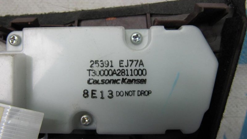 Накладка торпедо центр. M35/M45 04-10