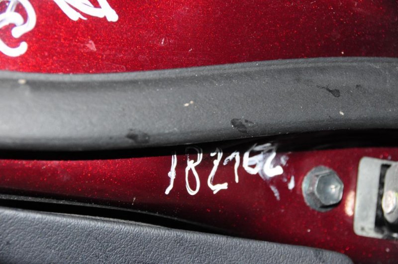 Ограничитель двери задний левый LEXUS GS350 GS300 05-11 68640-30100 Б/У