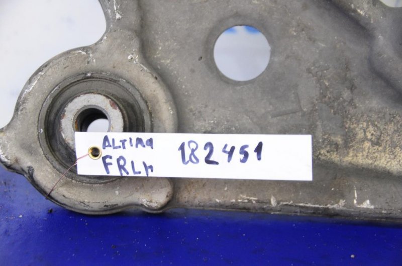 Рычаг передней подвески нижний передний левый ALTIMA L32 07-12