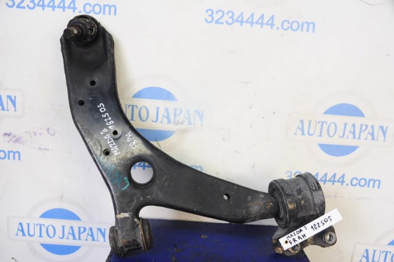 Рычаг передней подвески нижний передний правый MAZDA 3 BK 03-08 Б/У