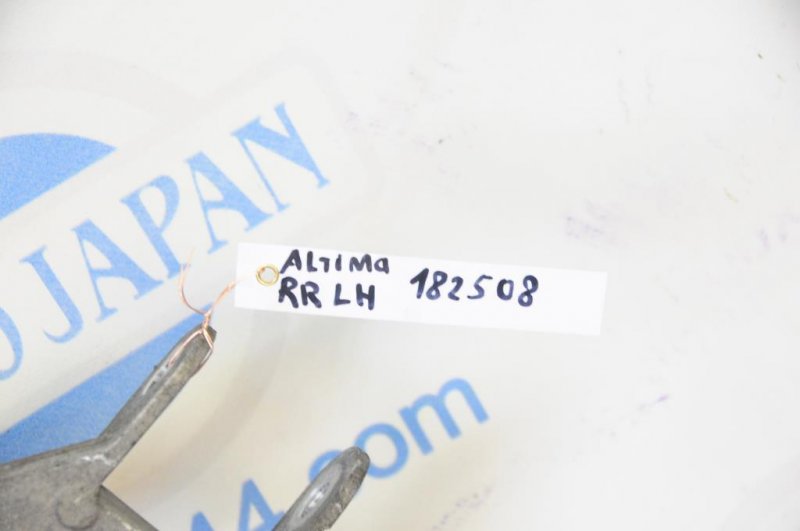 Рычаг задней подвески поперечный нижний задний левый NISSAN ALTIMA L32 07-12 Б/У