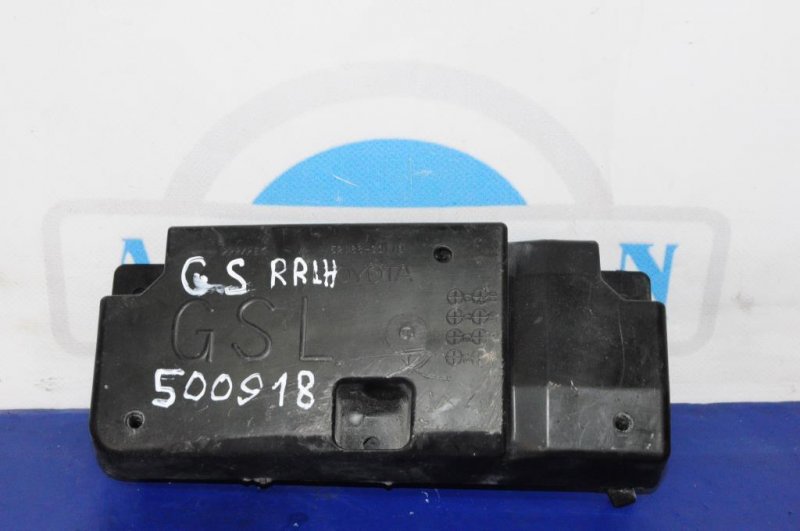 Кронштейн заднего бампера задний левый LEXUS GS350 GS300 05-11 52188-30110 Б/У