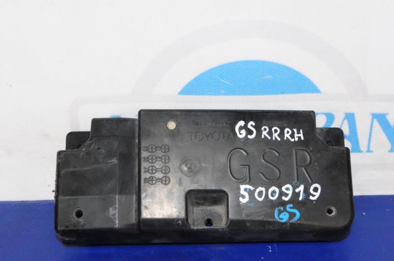 Кронштейн заднего бампера задний правый LEXUS GS350 GS300 05-11 52187-30090 Б/У