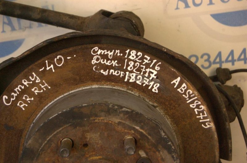 Суппорт тормозной задний правый TOYOTA CAMRY 40 06-11