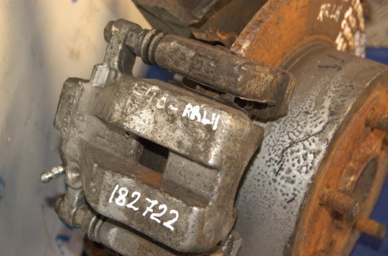 Суппорт тормозной задний левый TOYOTA CAMRY 40 06-11 47850-33210 Б/У