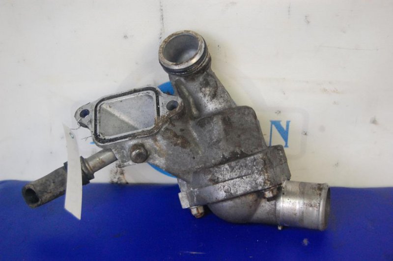 Корпус термостата TOYOTA SEQUOIA 01-07 Б/У