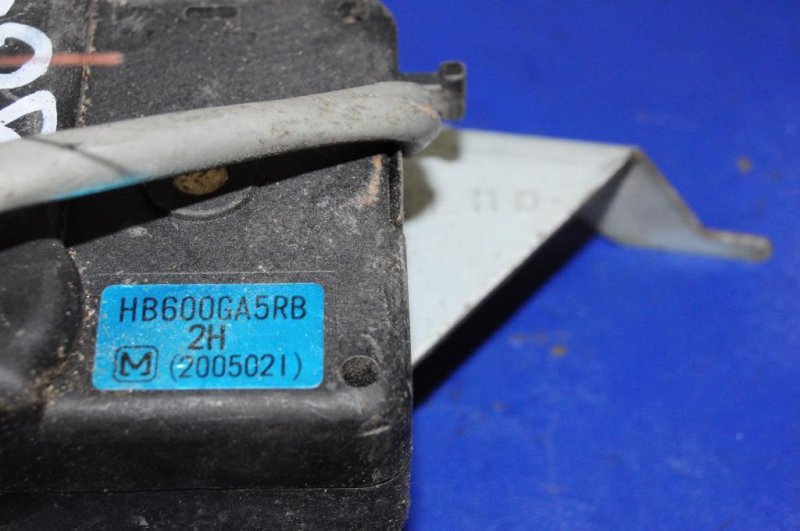 Запчасть моторчик заслонки печки MAZDA 626 GE 91-97 HB600GA5RB Б/У Моторчик заслонки печки MAZDA 626 GE 91-97 HB600GA5RB Б/У