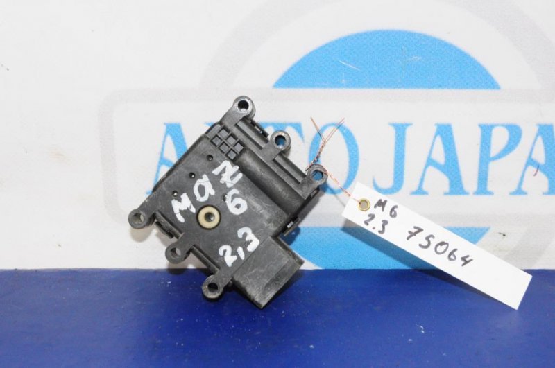 Моторчик заслонки печки MAZDA 6 GG 02-07 Б/У