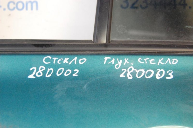 Стекло двери глухое заднее левое COROLLA 150 06-13