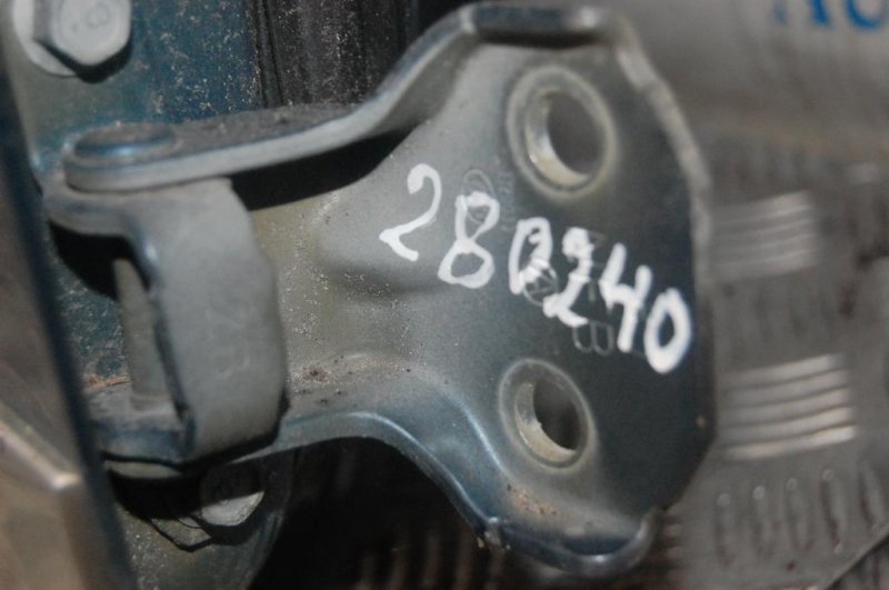 Петля двери нижняя передняя правая SUBARU OUTBACK 03-09 BP Б/У