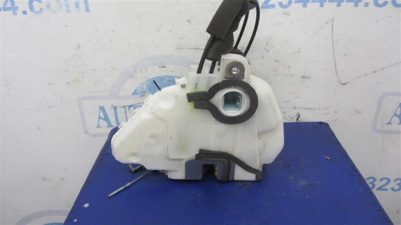 Замок двери передний правый HONDA ACCORD CU8 / TSX 08-14