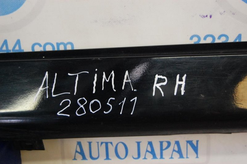 Накладка порога наружная правая NISSAN ALTIMA L32 07-12