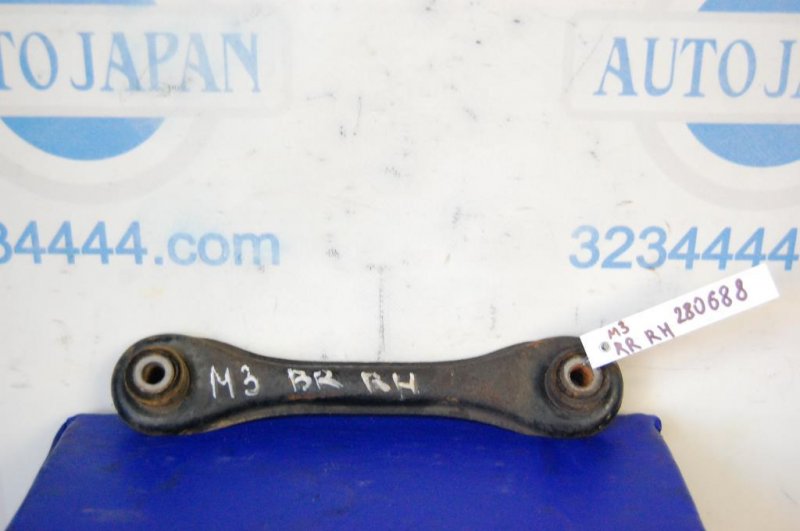 Рычаг задней подвески поперечный нижний задний правый MAZDA 3 BK 03-08 BN8B-28-500A Б/У