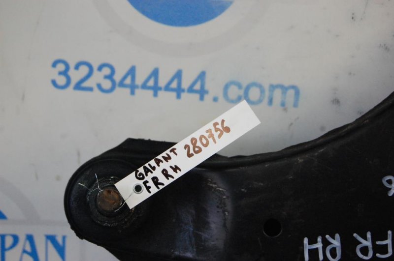 Рычаг передней подвески нижний передний правый MITSUBISHI GALANT 03-12 MN161706 Б/У