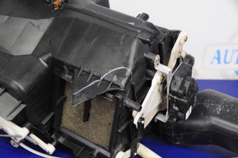 Корпус печки TOYOTA SEQUOIA 01-07 Б/У