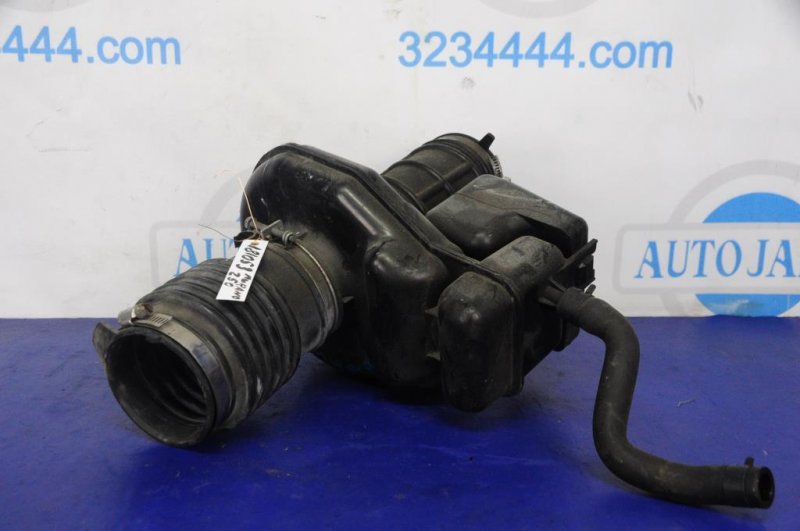 Патрубок воздушного фильтра NISSAN MURANO Z50 02-07 16576-CA000 Б/У