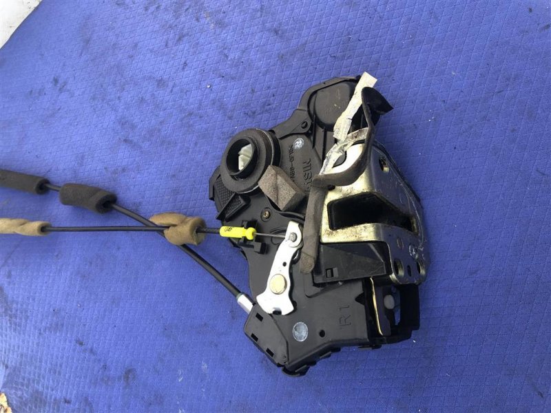 Замок двери передний правый ES300 ES330 01-06 Замок двери передний правый ES300 ES330 01-06