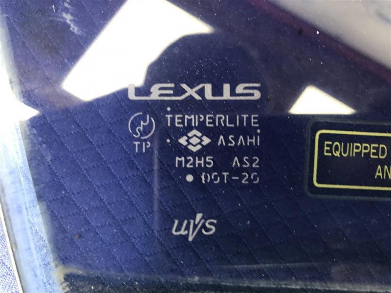 Стекло двери переднее правое ES300 ES330 01-06