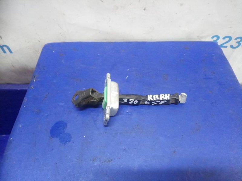 Ограничитель двери задний правый HYUNDAI VELOSTER 11-18 79490-2V000 Б/У