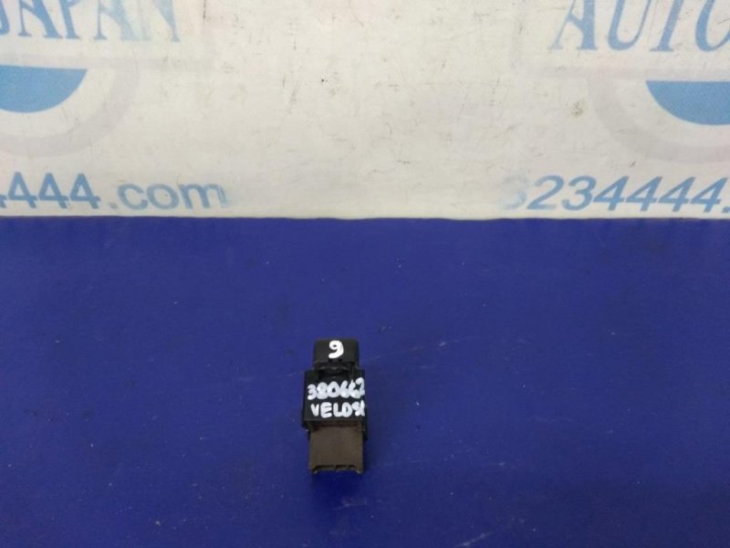 Кнопка стеклоподъемника задняя правая HYUNDAI VELOSTER 11-18 93580-2V0004X Б/У