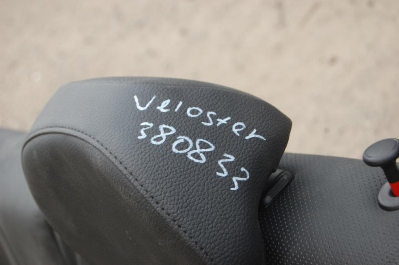 Сиденья комплект VELOSTER 11-18