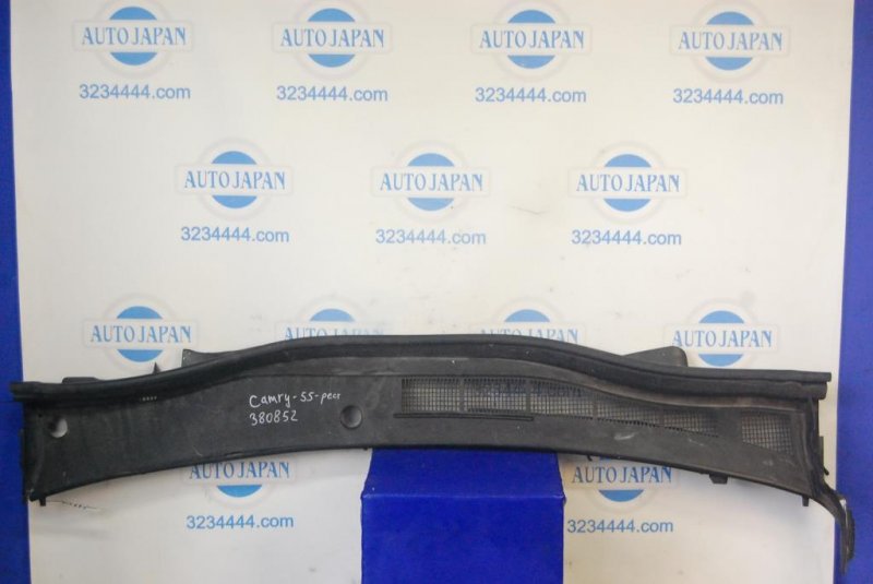 Пластик под лобовое стекло / Жабо TOYOTA CAMRY 55 14-17 55708-06140 Б/У