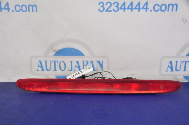 Стоп-сигнал TOYOTA SEQUOIA 01-07 81570-0C020 Б/У