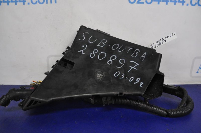 Блок предохранителей моторный отсек SUBARU OUTBACK 03-09 BP