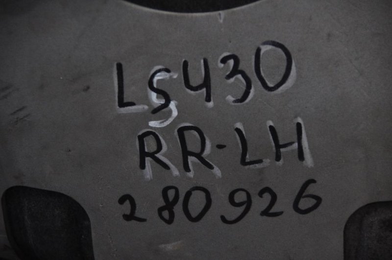 Подкрылок задний левый LEXUS LS430 00-06