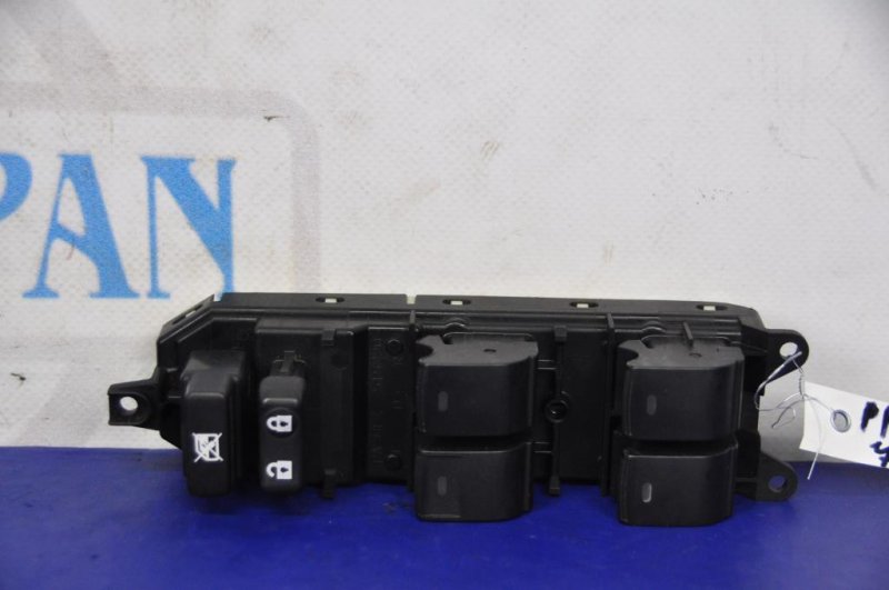 Блок управления стеклоподъемниками передний левый TOYOTA PRIUS - 30 09-17 новая