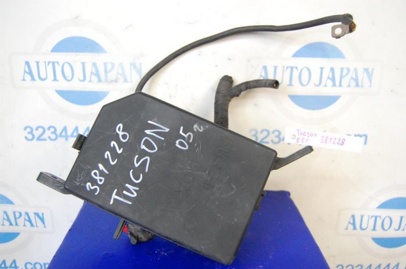 Запчасть блок предохранителей моторный отсек HYUNDAI TUCSON 04-10 91211-2E230 Б/У Блок предохранителей моторный отсек HYUNDAI TUCSON 04-10 91211-2E230 Б/У