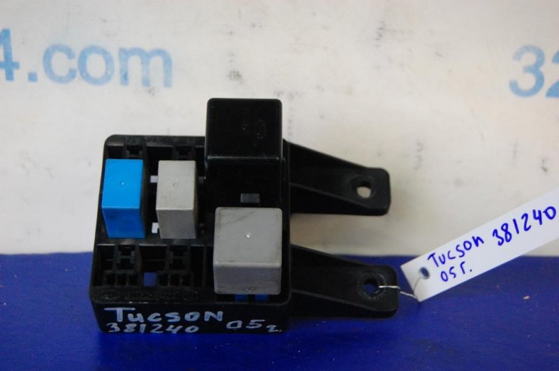 Запчасть блок предохранителей салон HYUNDAI TUCSON 04-10 91100-2E232 Б/У Блок предохранителей салон HYUNDAI TUCSON 04-10 91100-2E232 Б/У