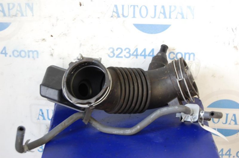 Патрубок воздушного фильтра TOYOTA CAMRY 55 14-17 Патрубок воздушного фильтра TOYOTA CAMRY 55 14-17