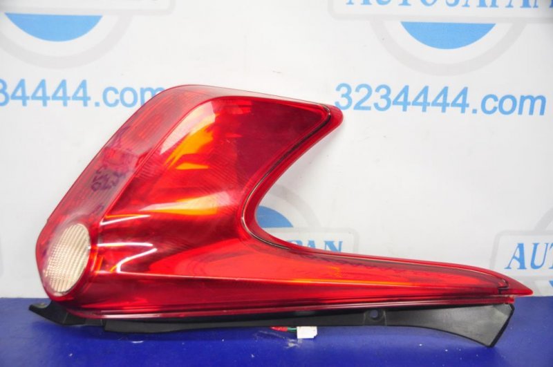 Фонарь наружный задний левый NISSAN JUKE 10-19 26555-1KM0A Б/У