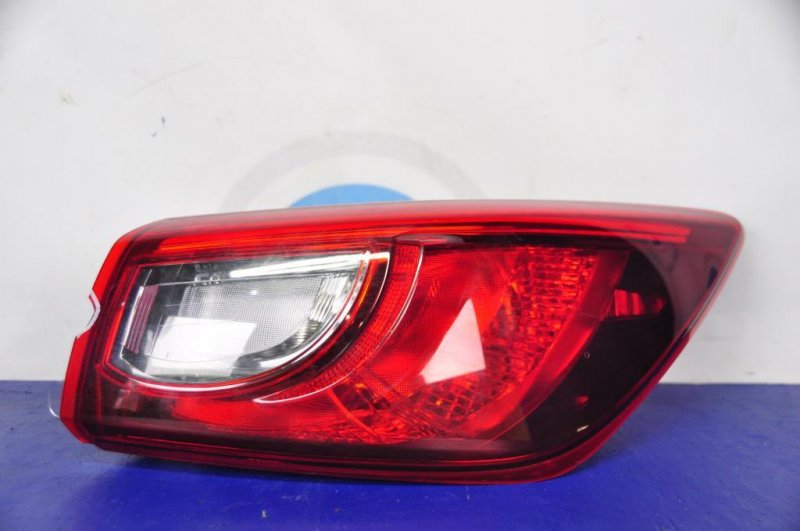 Запчасть фонарь наружный задний правый MAZDA CX-3 14-18 DB4G-51-150 Б/У Фонарь наружный задний правый MAZDA CX-3 14-18 DB4G-51-150 Б/У