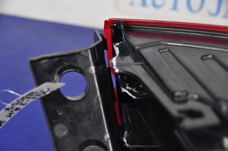 Фонарь наружный задний правый CX-3 14-18 Фонарь наружный задний правый CX-3 14-18