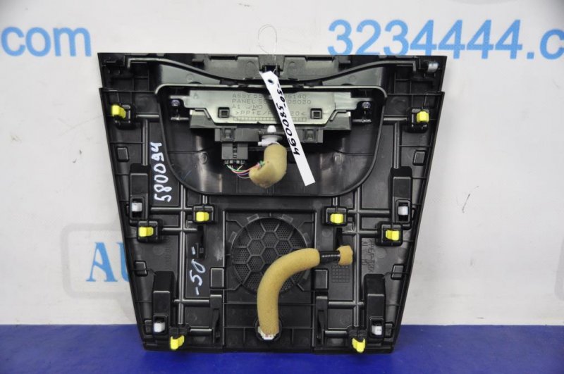 Запчасть накладка торпедо TOYOTA CAMRY 50 12-15 Б/У Накладка торпедо TOYOTA CAMRY 50 12-15 Б/У