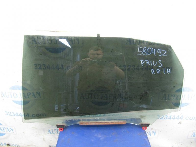Запчасть стекло двери заднее левое TOYOTA PRIUS - 20 03-11 68104-47041 Б/У Стекло двери заднее левое TOYOTA PRIUS - 20 03-11 68104-47041 Б/У