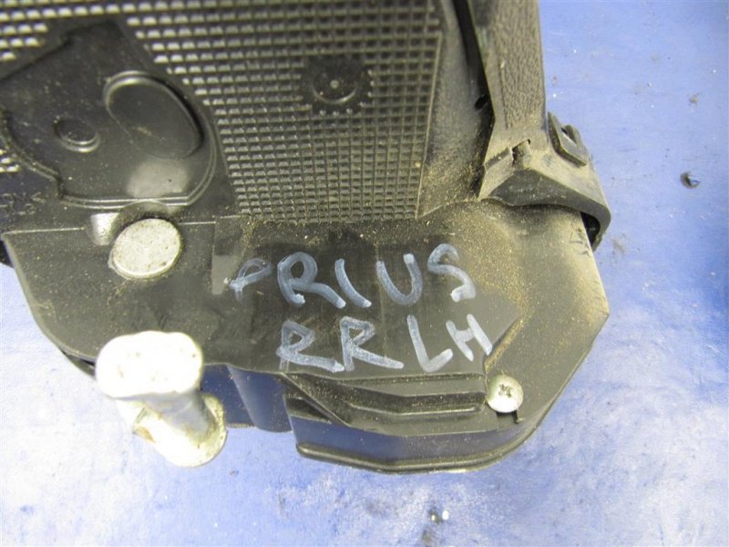 Замок двери задний левый PRIUS - 20 03-11 Замок двери задний левый PRIUS - 20 03-11