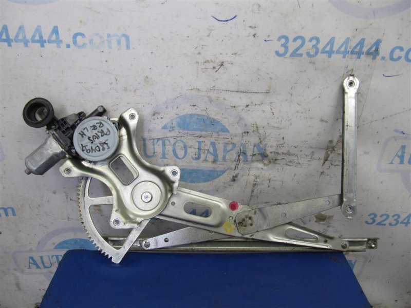 Стеклоподъемник задний левый TOYOTA PRIUS - 20 03-11 69802-52070 Б/У