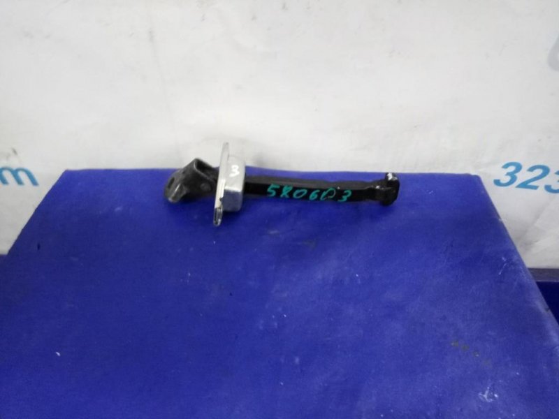 Ограничитель двери задний левый HONDA CIVIC FC/FK 15- 72880-TBA-A01 Б/У