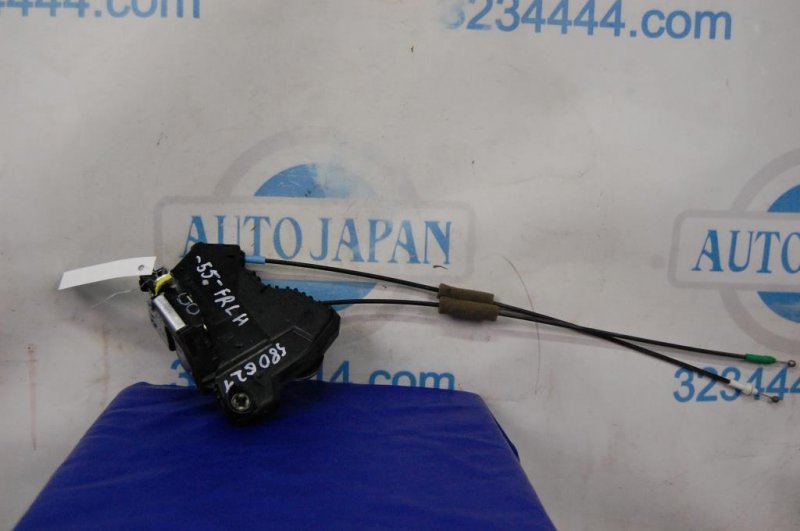 Запчасть замок двери задний левый TOYOTA CAMRY 55 14-17 69060-06100 Б/У Замок двери задний левый TOYOTA CAMRY 55 14-17 69060-06100 Б/У