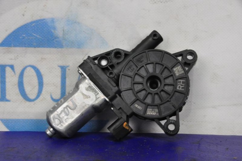 Моторчик стеклоподъемника задний правый HYUNDAI SONATA LF 2014- 82460-C1000 Б/У