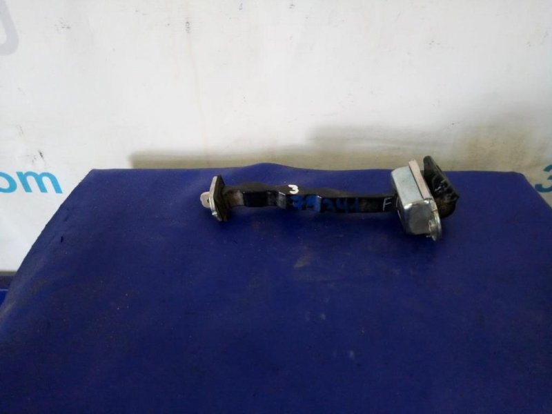 Ограничитель двери передний правый NISSAN LEAF 10-17 Б/У