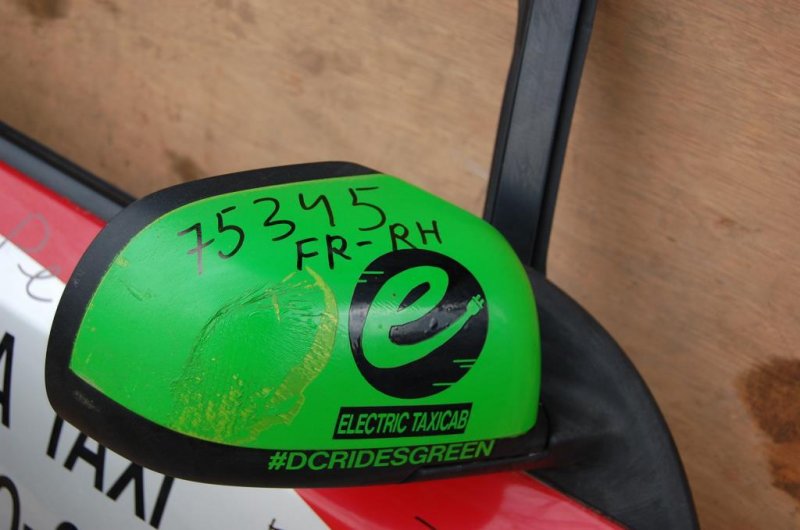 Зеркало правое NISSAN LEAF 10-17 96301-3NL3B Б/У