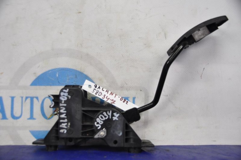 Педаль газа MITSUBISHI GALANT 03-12 MR955493 Б/У