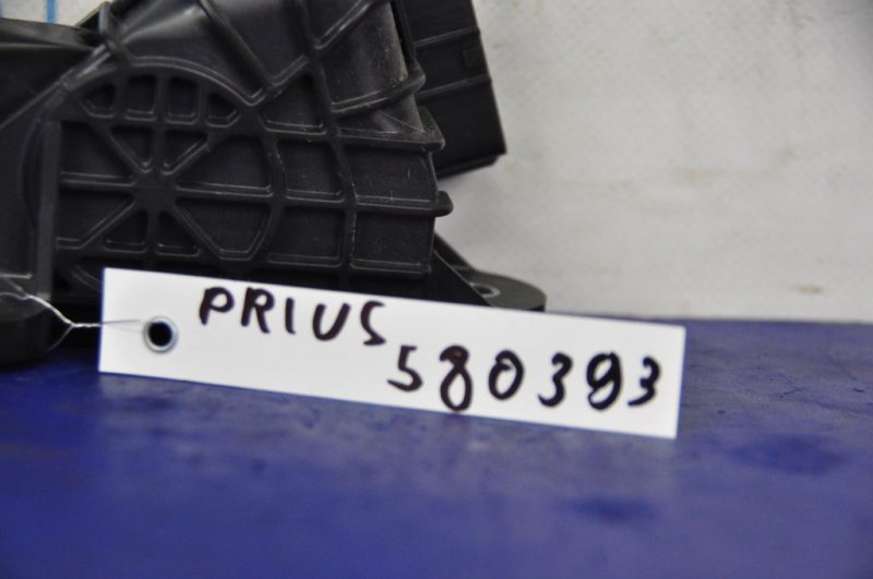 Педаль газа PRIUS - 20 03-11