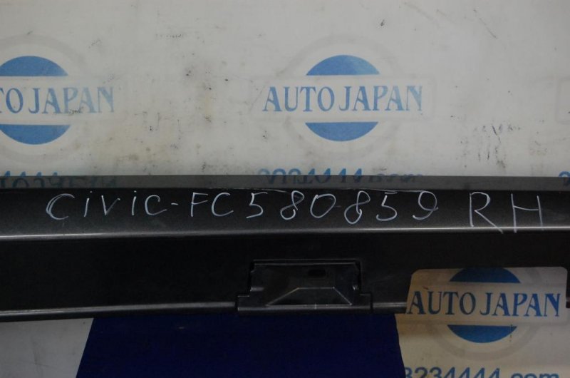 Накладка порога наружная правая HONDA CIVIC FC/FK 15- 71800-TBA-A01ZA Б/У