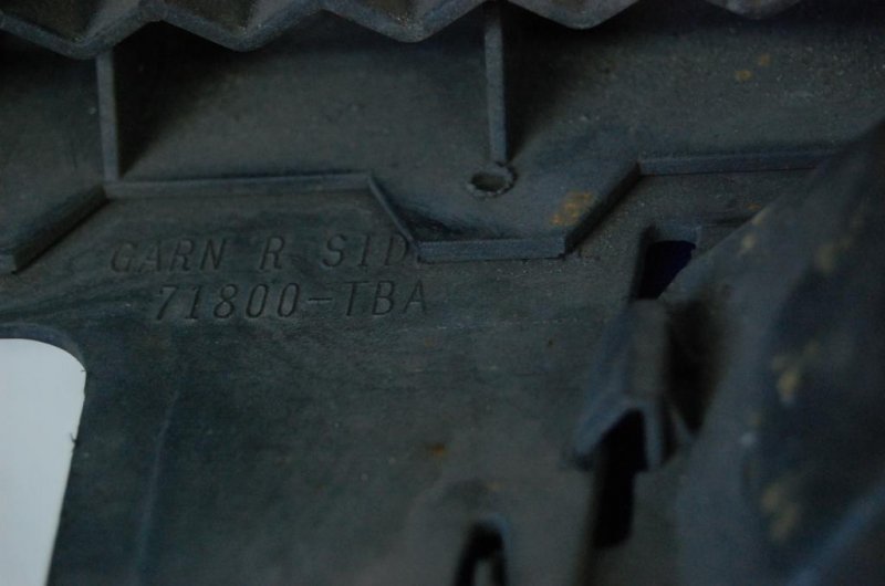 Накладка порога наружная правая HONDA CIVIC FC/FK 15-